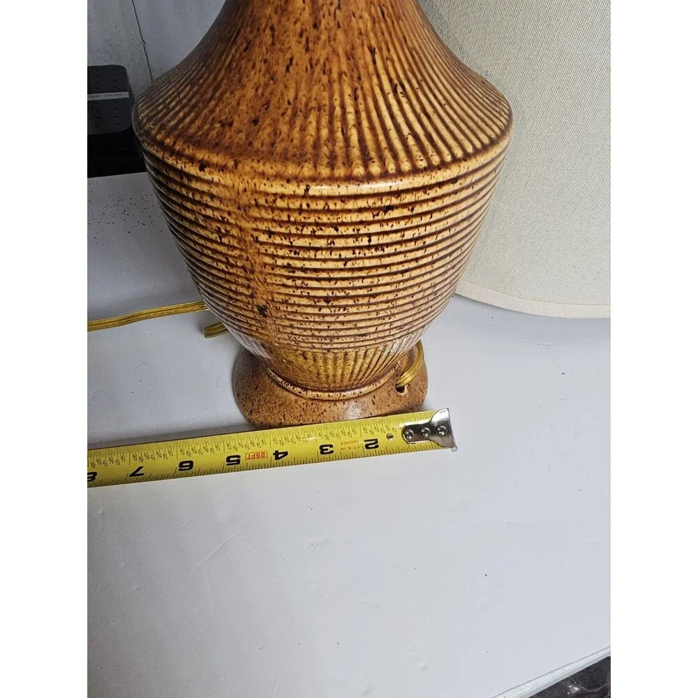 Mid-Century Modern Quartite Creative Corp Table Lamp with  Shade